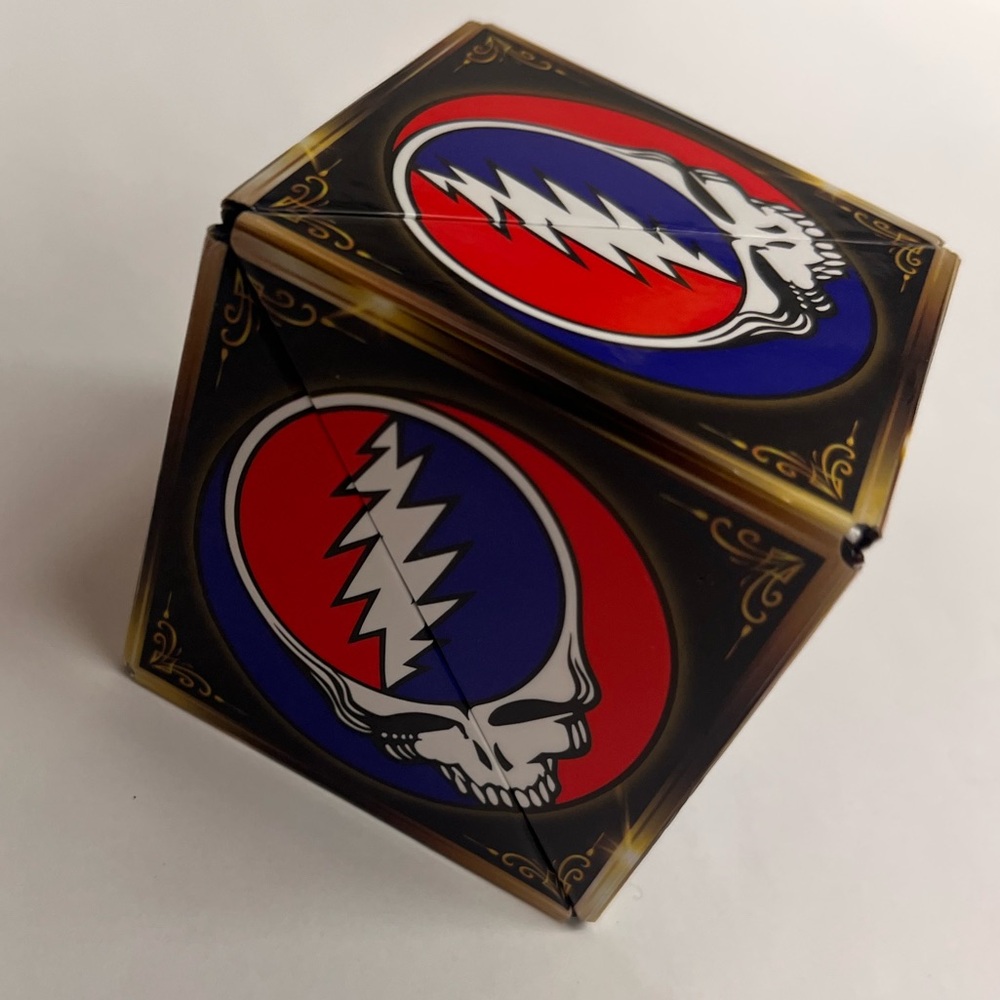 Grateful Dead Shashibo Shape Shifting Box Cube puzzle